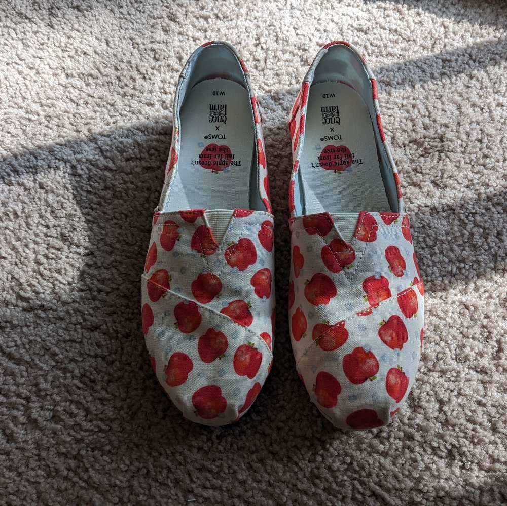 Toms, size 10, Red and white